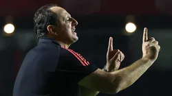 Marcello Zambrana/AGIF/ Rogério Ceni comandando o São Paulo, no Morumbi.