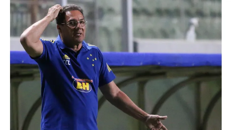 Foto: Fernando Moreno/AGIF - Vanderlei Luxemburgo, técnico do Cruzeiro