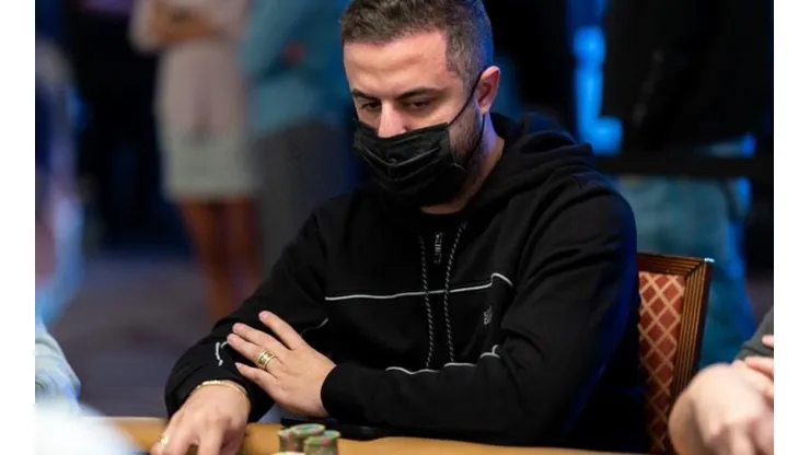 Rafael Mota passou muito perto do bracelete (Foto: Melissa Haereiti/PokerNews)