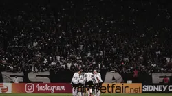 Ettore Chiereguini/AGIF/ Torcida do Corinthians na Neo Química Arena em jogo pelo Campeonato Brasileiro