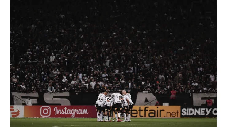 Ettore Chiereguini/AGIF/ Torcida do Corinthians na Neo Química Arena em jogo pelo Campeonato Brasileiro