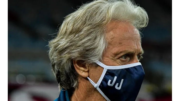 Foto: Thiago Ribeiro/AGIF - Jorge Jesus deve deixar o Benfica ao final da temporada, segundo jornal