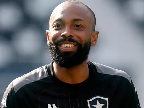 Chay curte momento no Botafogo, mas não descarta defender rival