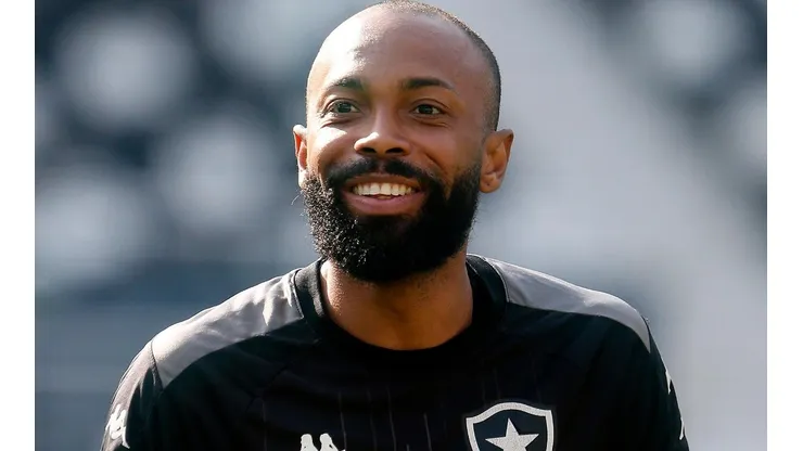 Foto: Vitor Silva/Botafogo/Divulgação - Chay: vive grande fase do Glorioso