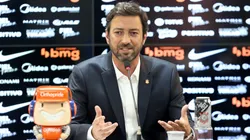 Foto: Rodrigo Coca/Ag. Corinthians | Duílio M. Alves é informado sobre bolada que pode render aos cofres