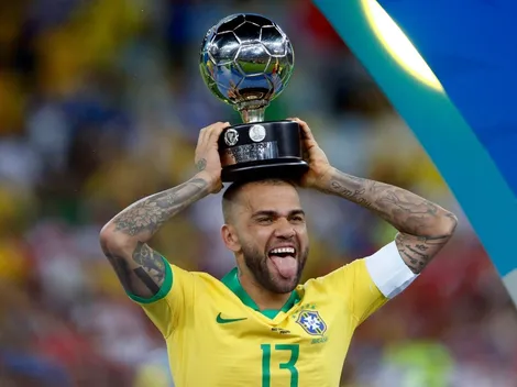 Xavi aprova e Daniel Alves pode voltar para o Barcelona