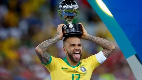 Foto: Thiago Calil/AGIF - Dani Alves pode voltar ao Barcelona