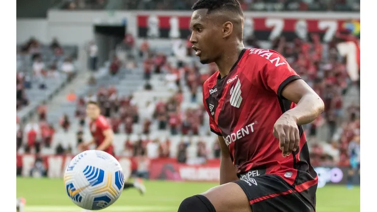 Foto: Robson Mafra/AGIF - Abner foi especulado nas redes sociais sobre suposto interesse do Atlético