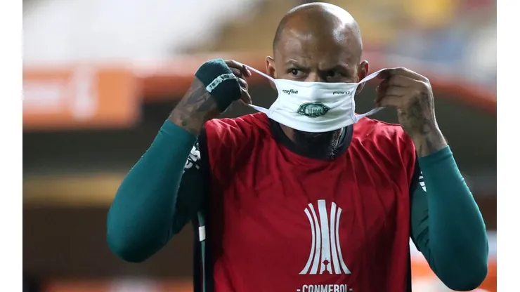 Foto: Raul Sifuentes/Getty Images - Felipe Melo corria riscos de ficar fora da final da Libertadores por problemas no Uruguai
