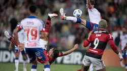 Foto: Jorge Rodrigues/AGIF - Juiz de campo manteve pênalti mesmo que bola em Conti tenha tocado no ombro/peito