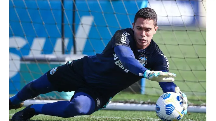 Foto: Lucas Uebel/Grêmio/Divulgação - Brenno: retomou a titularidade com a convocação de Chapecó