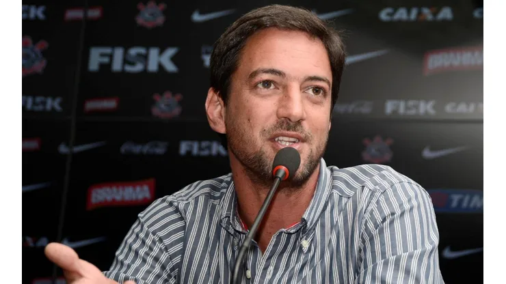 Foto: Mauro Horita/AGIF - Presidente reclamou em ter que reafirmar a permanência do técnico a cada derrota
