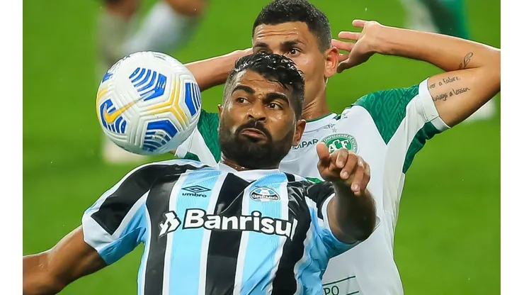 Foto: Pedro H. Tesch/AGIF - Thiago Santos: pode voltar a ser titular do Tricolor