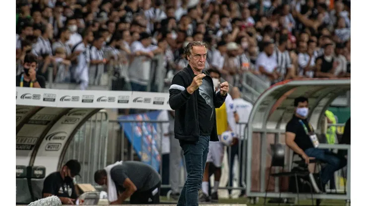 Cuca fala sobre título do Brasileirão após mais uma vitória no Mineirão: "Está encaminhado, mas ainda não é". (Foto: Alessandra Torres/AGIF)