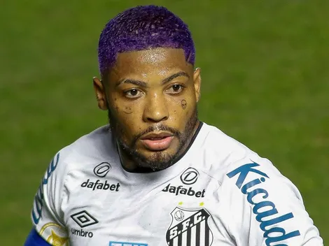 Marinho celebra fim do jejum e dedica vitória do Santos a Bruninho