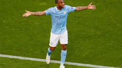 Foto: Susan Vera - Pool/Getty Images | Sterling fica em 2º plano no Barcelona