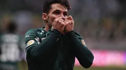 Foto: Ettore Chiereguini/AGIF - Veiga cita emoção em empatar com Valdívia na artilharia do Palmeiras
