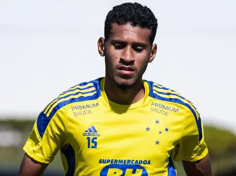 Adriano notifica Cruzeiro por atrasos e empresário detalha situação