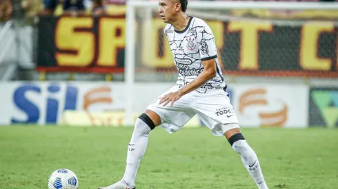 Foto: Paulo Paiva/AGIF | Cantillo está fora do jogo entre Atlético-MG x Corinthians