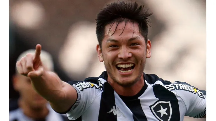 Foto: Vitor Silva/Botafogo/Divulgação - Oyama: futuro indefinido no Glorioso