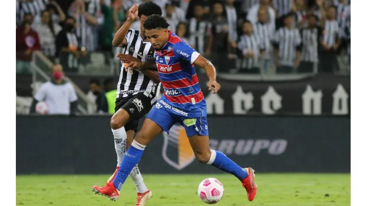 Foto: Fernando Moreno/AGIF | Ederson é um dos grandes destaques do Fortaleza em 2021