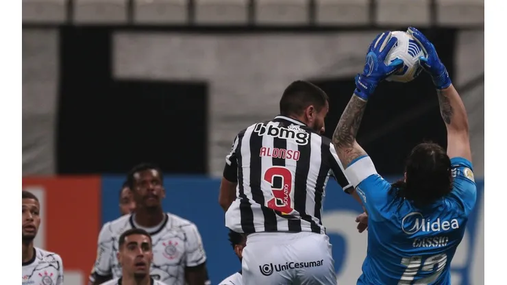 Corinthians enfrenta o Atlético-MG e aposta na marca de segunda melhor defesa para parar o líder do Brasileirão. (Foto: Ettore Chiereguini/AGIF)