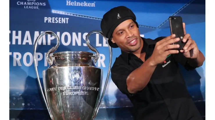 R10 revelou que curte ficar navegando nas redes sociais (Foto: Getty Images)