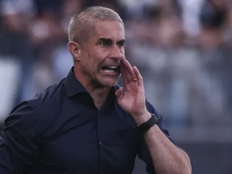 “Me parece responsável pelo sofrimento”: afirma jornalista sobre esquema tático de Sylvinho