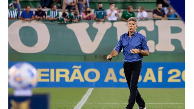 Renato Gaúcho não poupa arbitragem após empate com a Chapecoense e se revolta: "É o beabá de uma criança de cinco anos". (Foto: Dinho Zanotto/AGIF)