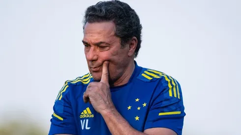 Foto: Bruno Haddad/Cruzeiro – Vanderlei Luxemburgo, pensativo na Toca