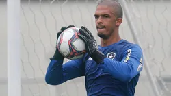 Foto: Vitor Silva/Botafogo/Divulgação - Diego Loureiro: vive bom momento na meta do Botafogo