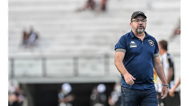 Thiago Ribeiro/AGIF - Enderson Moreira, técnico do Botafogo