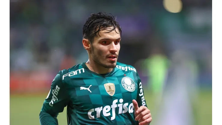 Foto: Marcello Zambrana/AGIF - Veiga é o maior goleador do Palmeiras na atual temporada e deu show no clássico contra Santos