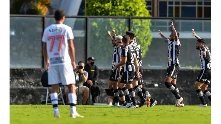 Botafogo vence Vasco por 4 a 0, em São Januário (Foto: Thiago Ribeiro/AGIF)