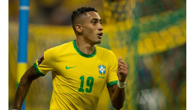 Raphinha, destaque do Leeds e da Seleção Brasileira, homenageou Marília Mendonça em gol marcado neste domingo (7)