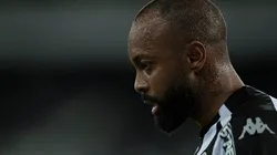 Foto: (Jorge Rodrigues/AGIF) - Chay é um dos desfalques do Botafogo