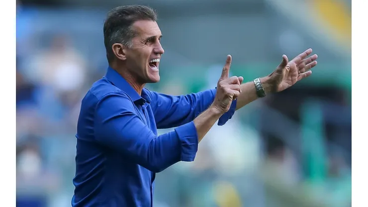 Foto: Pedro H. Tesch/AGIF - O técnico chegou ao clube para livrar a equipe do rebaixamento