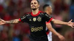 Michael celebra um dos gols na vitória sobre o Atlético-GO (Foto: Getty Images)
