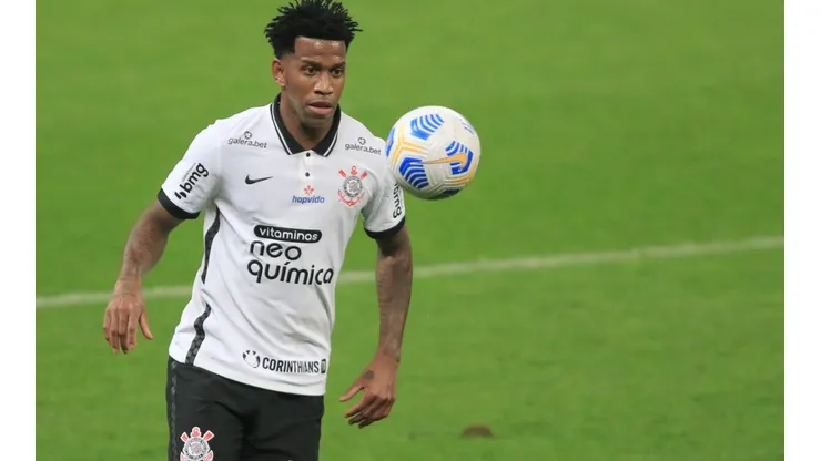 Foto: Marcello Zambrana/AGIF - Gil exaltou seu companheiro João Victor