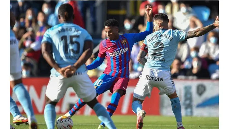 Ansu Fati fez o primeiro gol da vitória do Barcelona, mas deixou o campo lesionado
