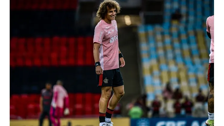 David Luiz fez sua estreia pelo Brasileirão nessa sexta-feira (5); Flamengo venceu o Atlético-GO por 2 a 0 no Maracanã