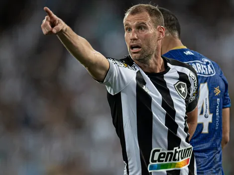 Joel Carli inflama e exalta elenco do Botafogo em vídeo de bastidores