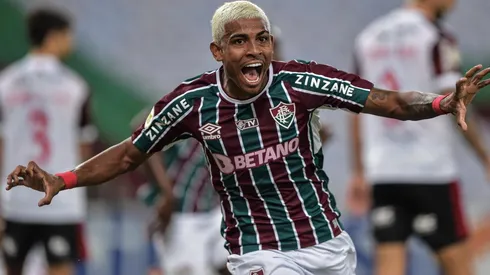 John Kennedy não atuou na derrota contra o Ceará por estar suspenso (Foto: Thiago Ribeiro/AGIF)