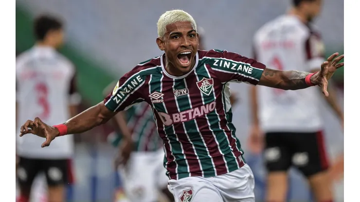 John Kennedy não atuou na derrota contra o Ceará por estar suspenso (Foto: Thiago Ribeiro/AGIF)