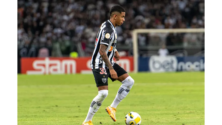 Savinho gera arrependimento ao Atlético-MG por venda precoce.