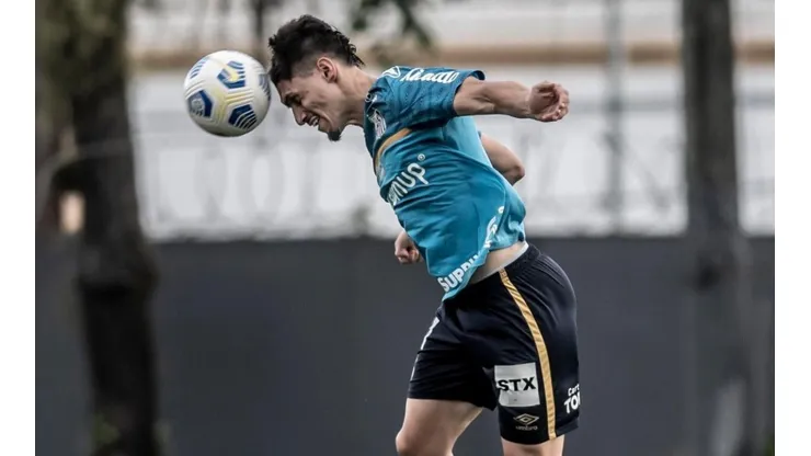Velázquez deve ir a campo pelo Santos no clássico de domingo (Twitter/Reprodução)