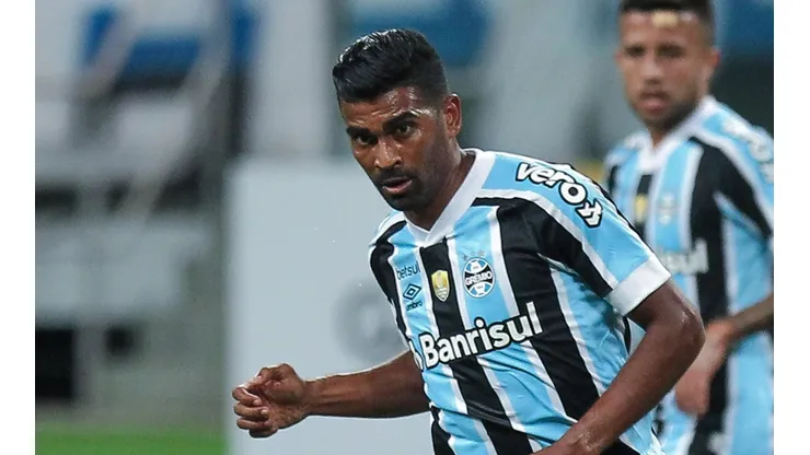 Foto: Fernando Alves/AGIF - Thiago Santos é um dos quatro atletas do atual elenco que têm contrato expirando em dezembro de 2022