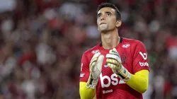 Foto: Bruno Baketa/AGIF - Goleiro César não deve ficar no Flamengo e abre caminho para o Cruzeiro de Luxemburgo