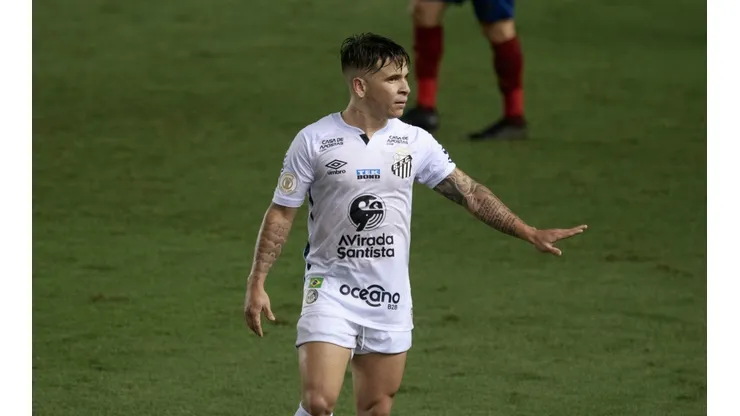 Foto: Ettore Chiereguini/AGIF - Soteldo se destacou atuando com a camisa do Santos