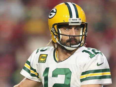 Aaron Rodgers é diagnosticado com COVID-19 e está fora do jogo contra os Chiefs